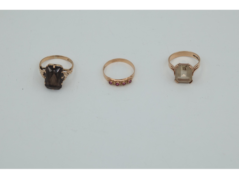 1 Sormus br.4,67g/18k ja 2 sormusta br.4,47g/14k kiviä