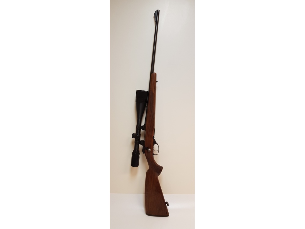 Kivääri  CZ527  222rem, ei lipasta, tähtäin Bushnell Banner 6-18x50mm