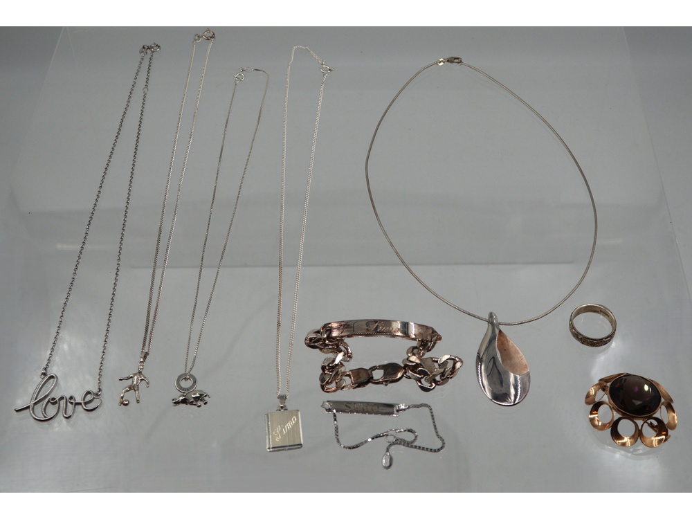 rintaneula 8,31g/14k ja hopeakoruja br 54,54g,