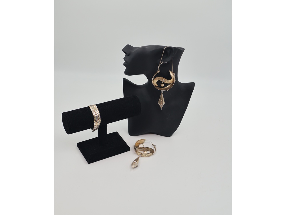 Kehärenkaat pulikoilla ja rannekoru hopeaa BR 59,24G