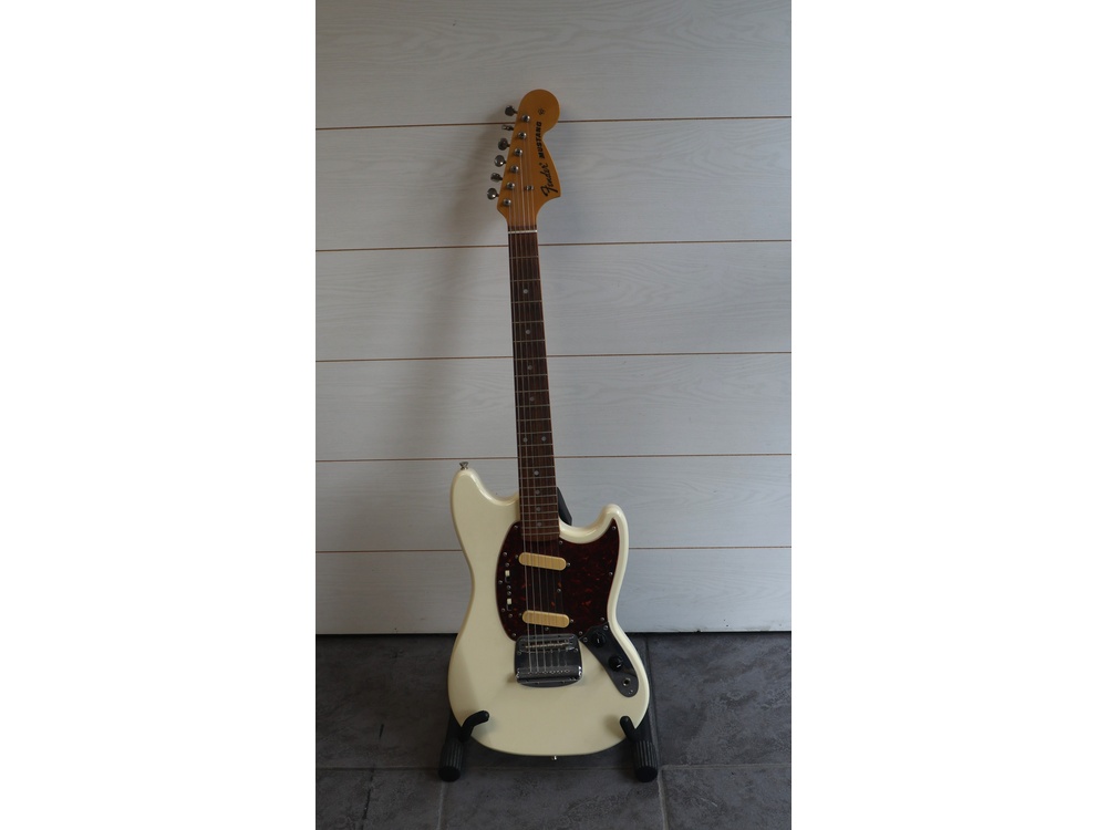 S-KITARA FENDER MUSTANG MG69 1997-1998 CIJ, VINTAGEVALKOINEN
